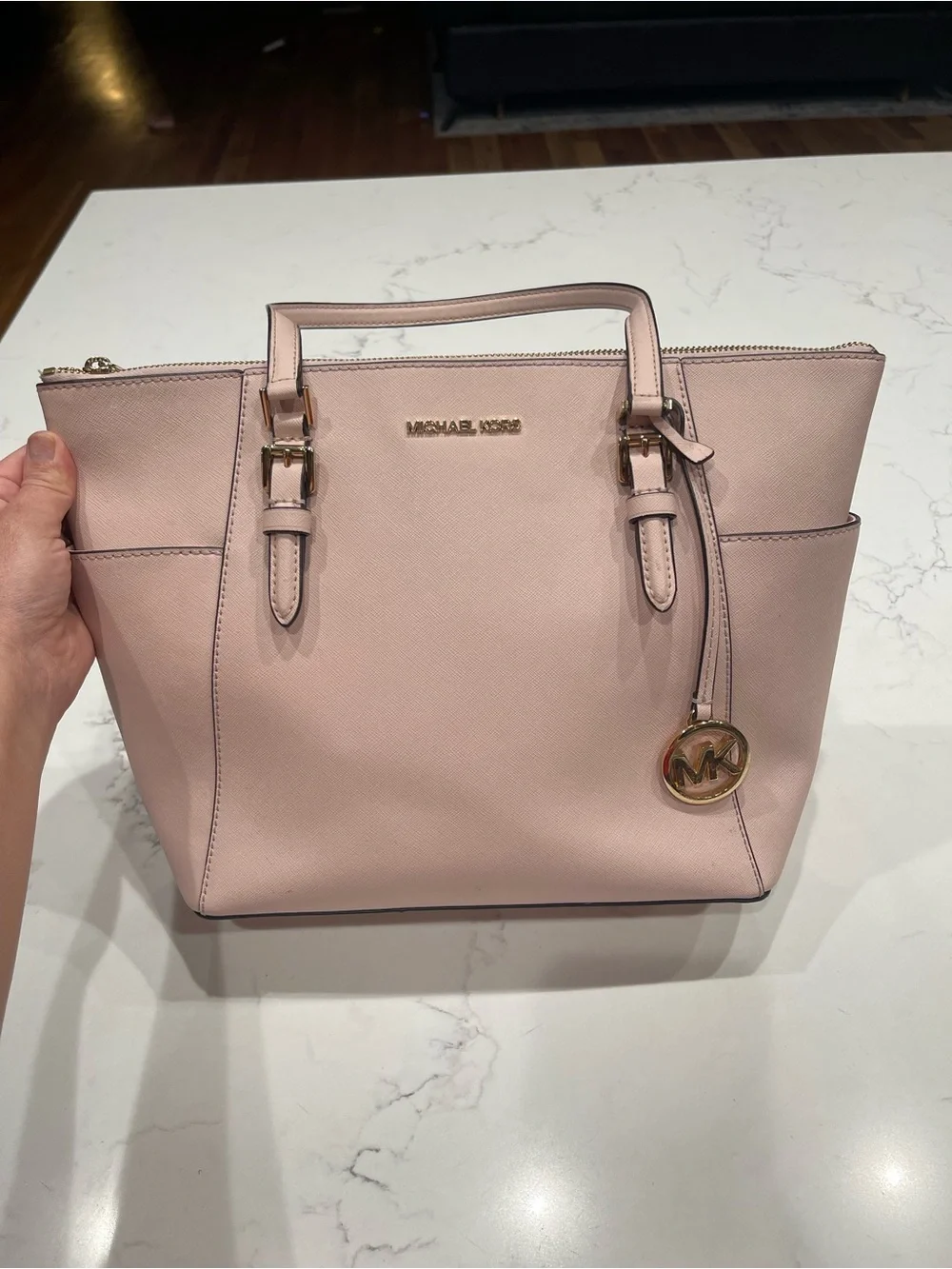 Michael Kors Blush Pink Saffiano Tote with Gold Hardware - Picture 3 of 11